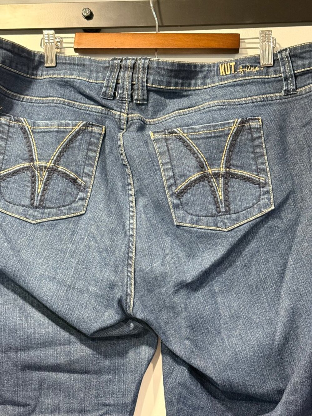 KUT from the Kloth Blue Denim Stretch Capris - Picture 4 of 5